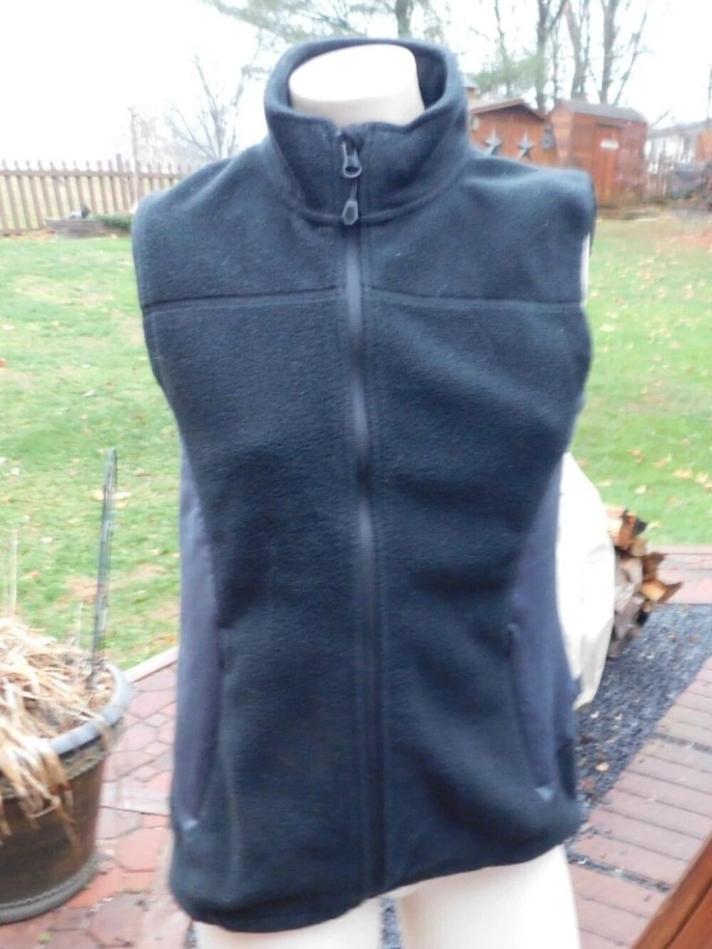 EMS Eastern Mountain Sports Black Fleece Vest Womens Size XS Small